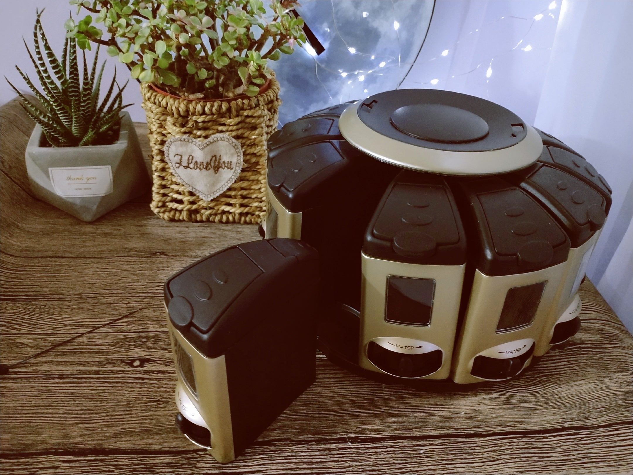 Automatic Spice Box - with Built In Digital Scale